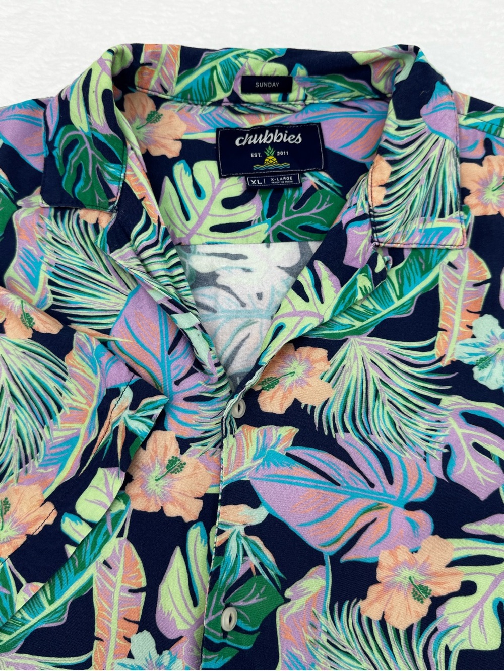 Chubbies Men's XL Short Sleeve Button Down Hawaiian Tropical Vacation